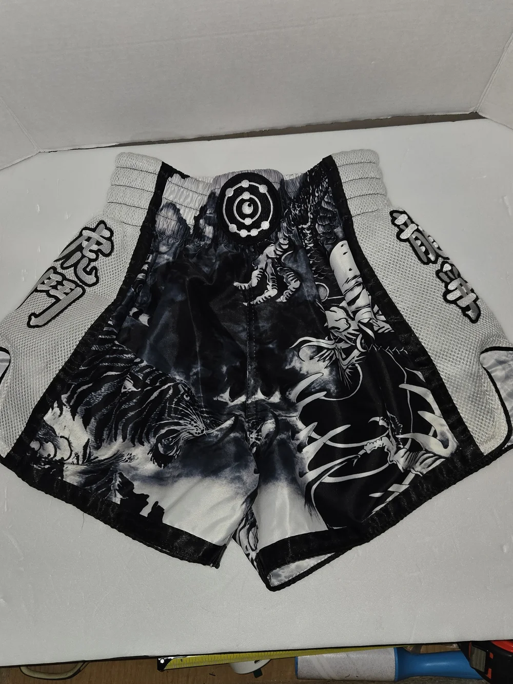 Floury Mens MTSF113 Dragon Vs Tiger Thai Boxing Shorts Medium
